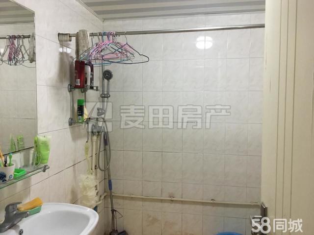 龙跃苑二区租房优选 三居两卫带车位，地理位置与人气商圈一次讲清楚